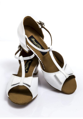 Girls Shoes VOLTA, leather leather, white | RuViSo brand shop ruviso-dancewear.com